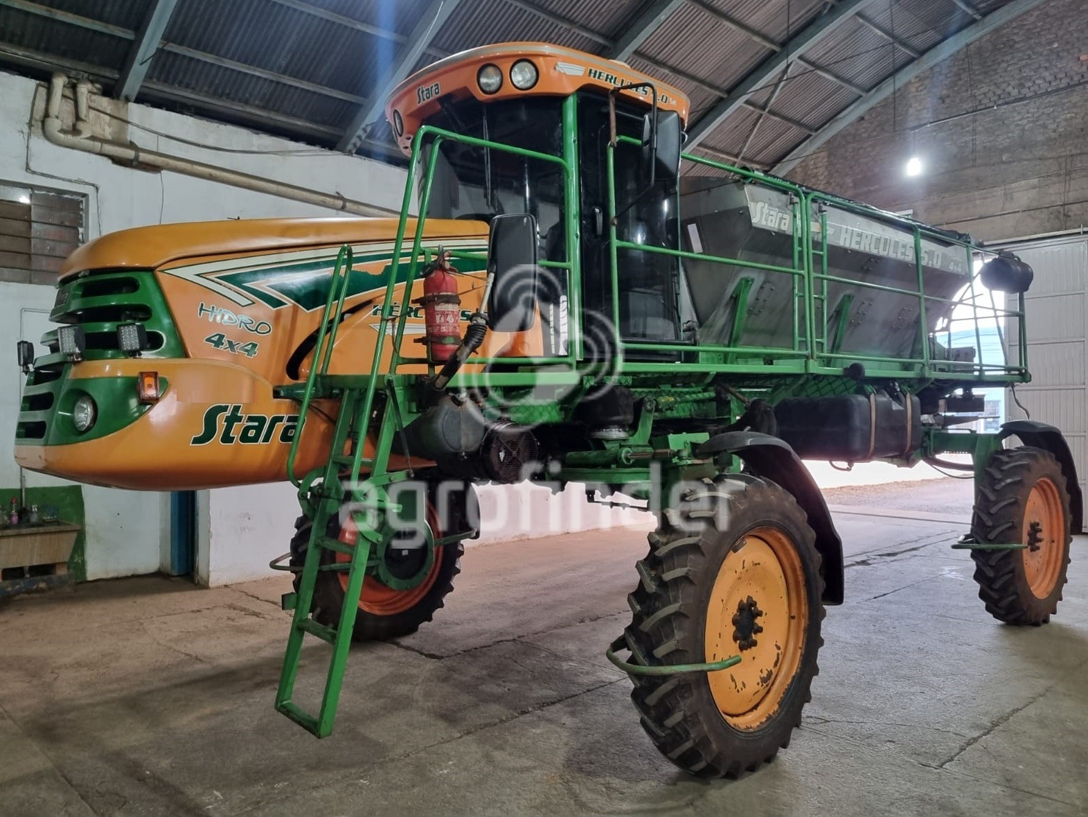 Distribuidor autopropelido Stara Hercules 5.0 Ano 2013