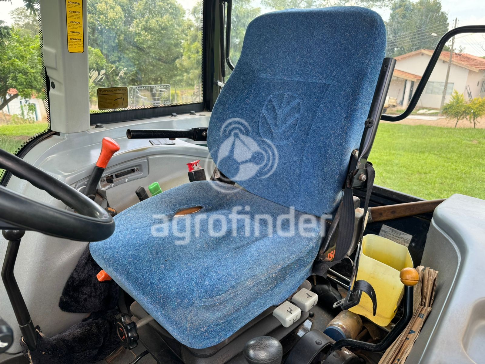 Trator New Holland TL 95 E Ano 2015