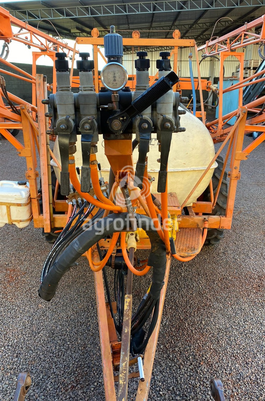 Pulverizador de Arrasto Jacto Columbia Cross Ano 2002