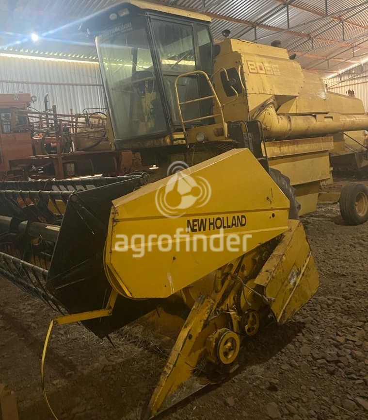 Colheitadeira New Holland 8055 Ano 1992