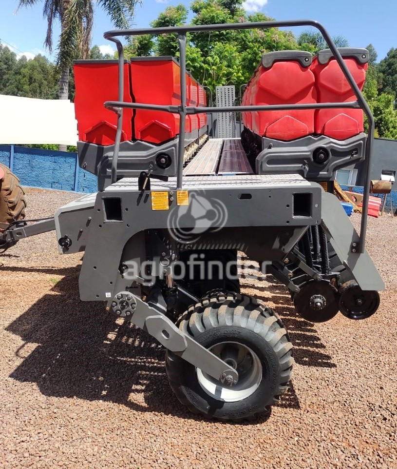 Plantadeira de Inverno Massey Ferguson 623 Ano 2009