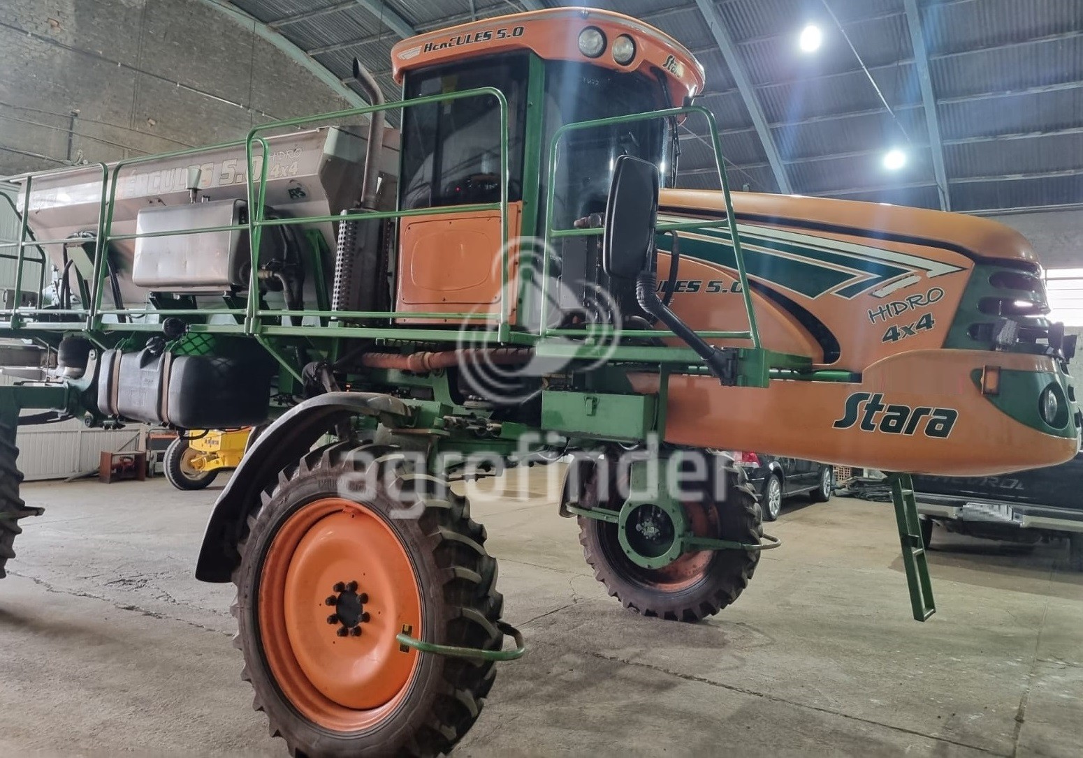 Distribuidor autopropelido Stara Hercules 5.0 Ano 2013