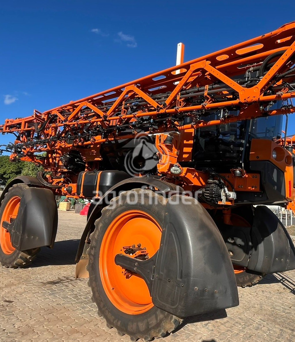 Pulverizador autopropelido Jacto Uniport 3030 ano 2021