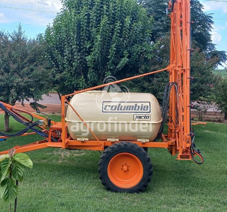 Pulverizador de arrasto Jacto Columbia Ano 2008