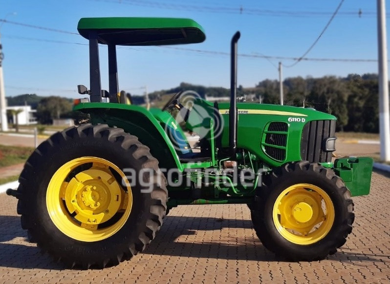 Trator John Deere 6110 D Ano 2013