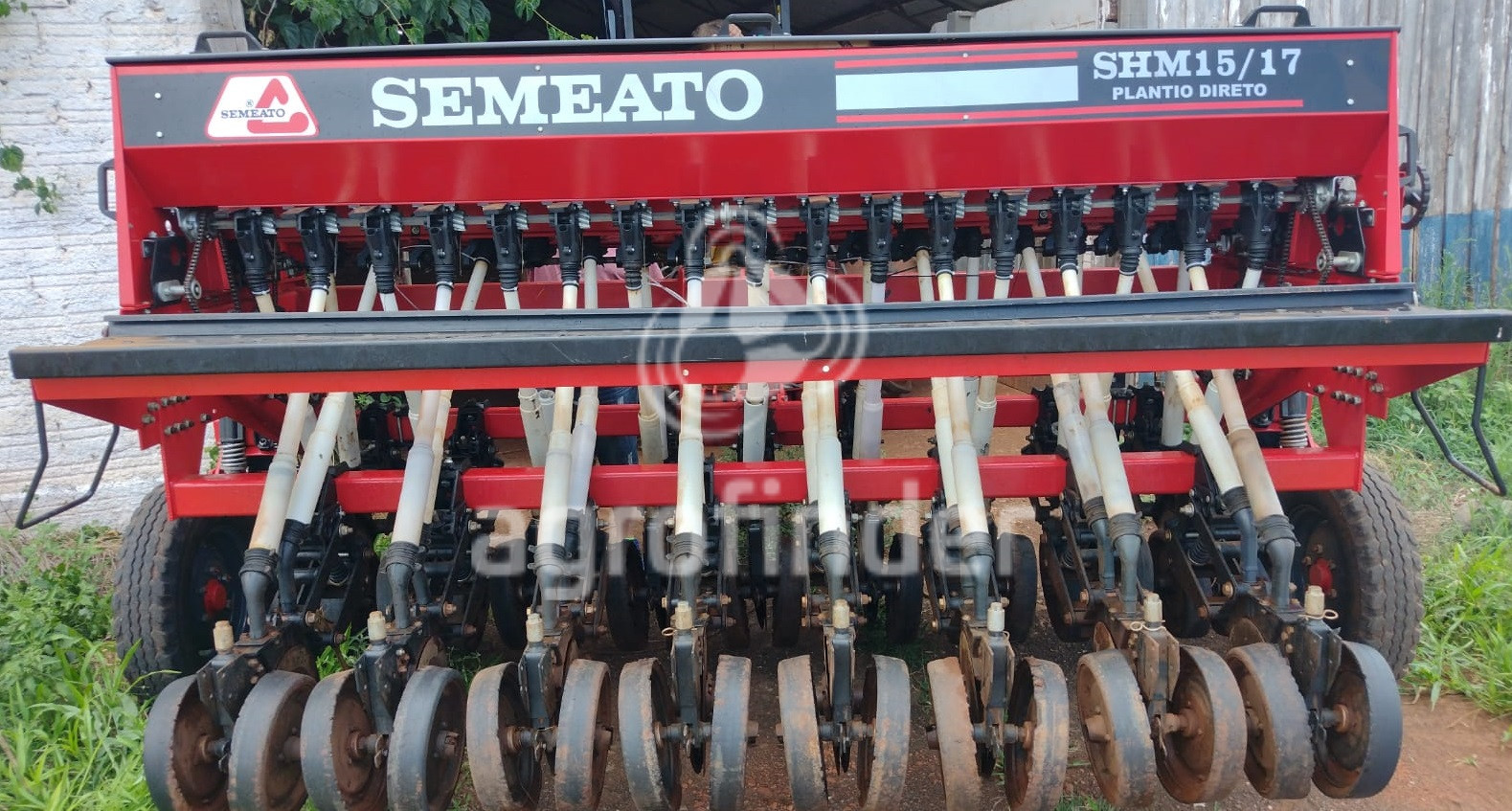 Plantadeira de inverno Semeato  SHM 1517 ano 2007
