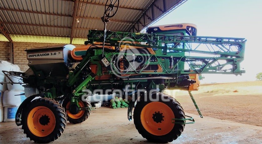 Pulverizador/Distribuidor autopropelido Stara Imperador 3.0 ano 2017
