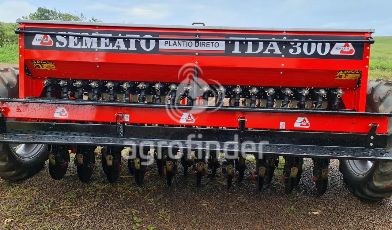Plantadeira de inverno Semeato TDA 300 Ano 1990