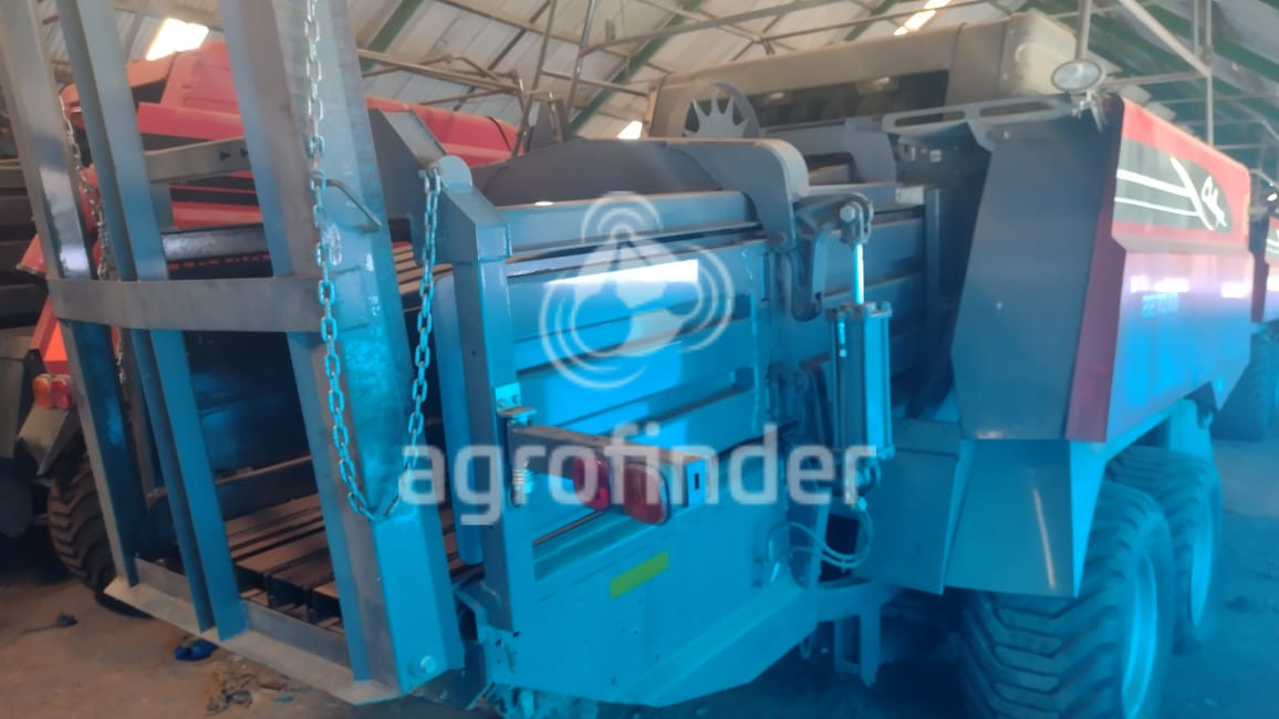 Enfardadeira Challenger LB34B Ano 2015