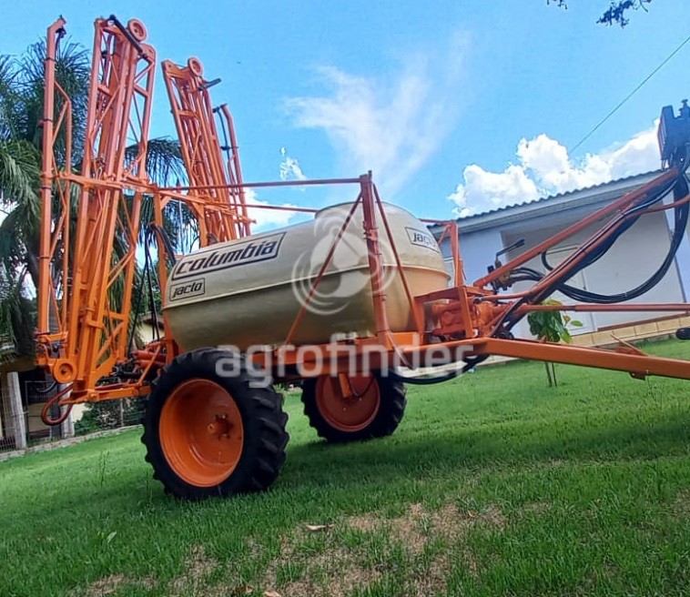 Pulverizador de arrasto Jacto Columbia Ano 2008