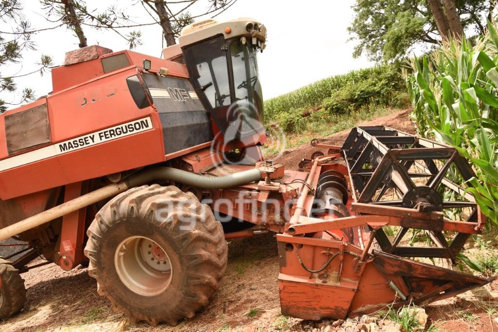 Colheitadeira Massey Ferguson 5650 ano 1990