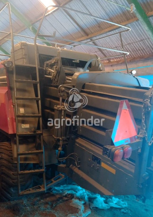 Enfardadeira Challenger LB34B Ano 2015