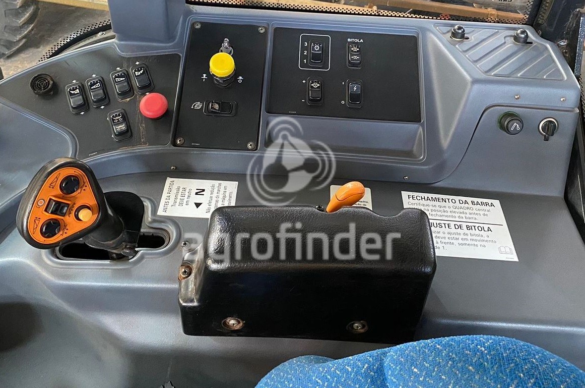 Pulverizador Autopropelido  New Holland SP 3500 ano 2014