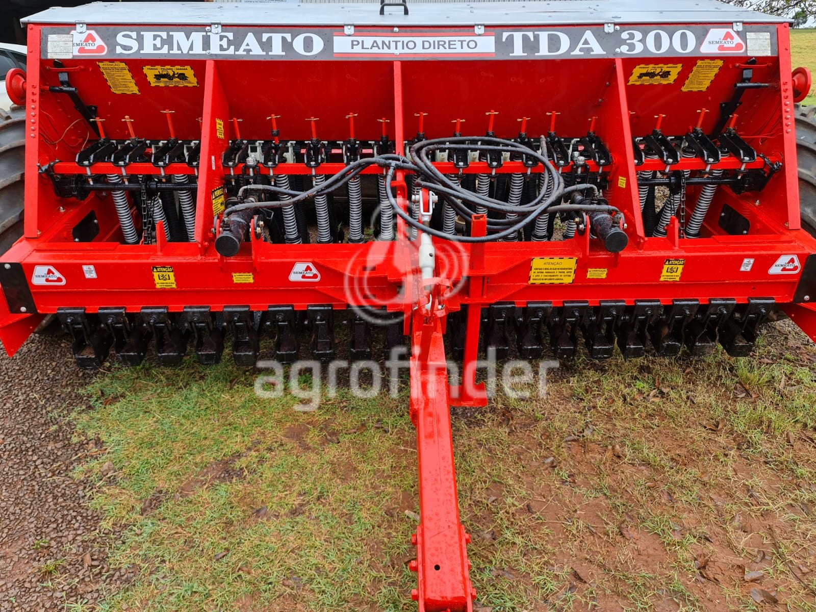 Plantadeira de inverno Semeato TDA 300 Ano 1990