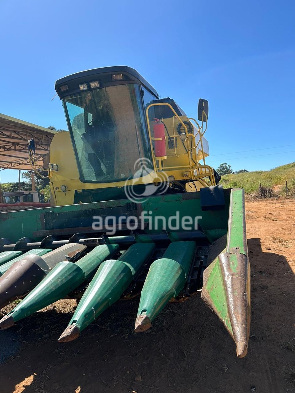 Colheitadeira New Holland TC 57 ano 1999