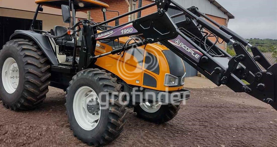 Trator Valtra BM 125i Ano 2014