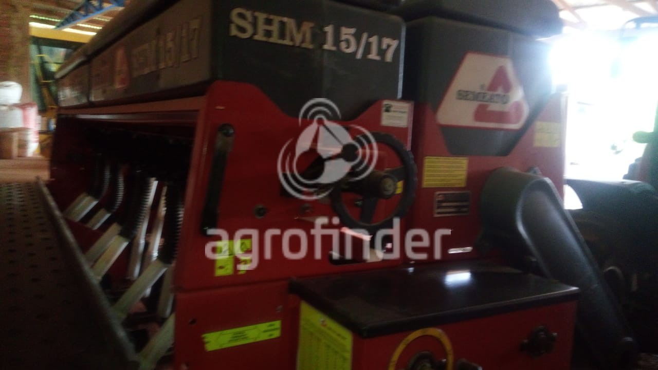 Plantadeira de Verão Semeato SHM 15/17 ano 2015