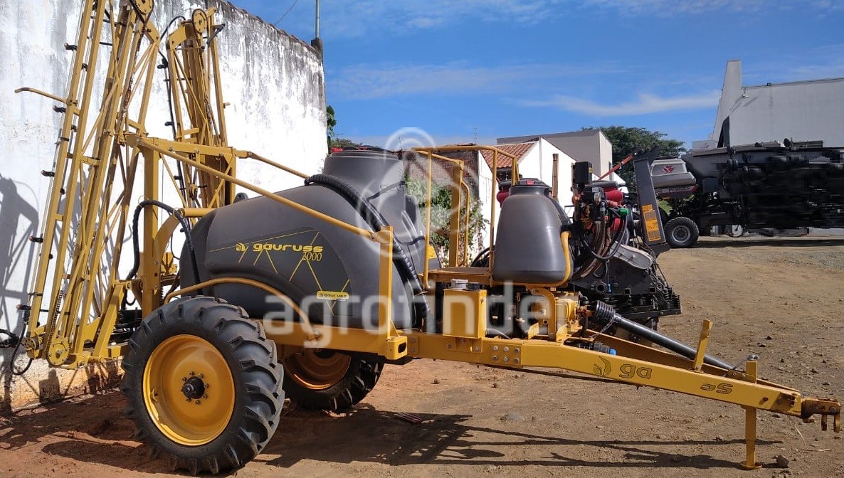 Pulverizador de arrasto Gauruss 2000 ano 2022