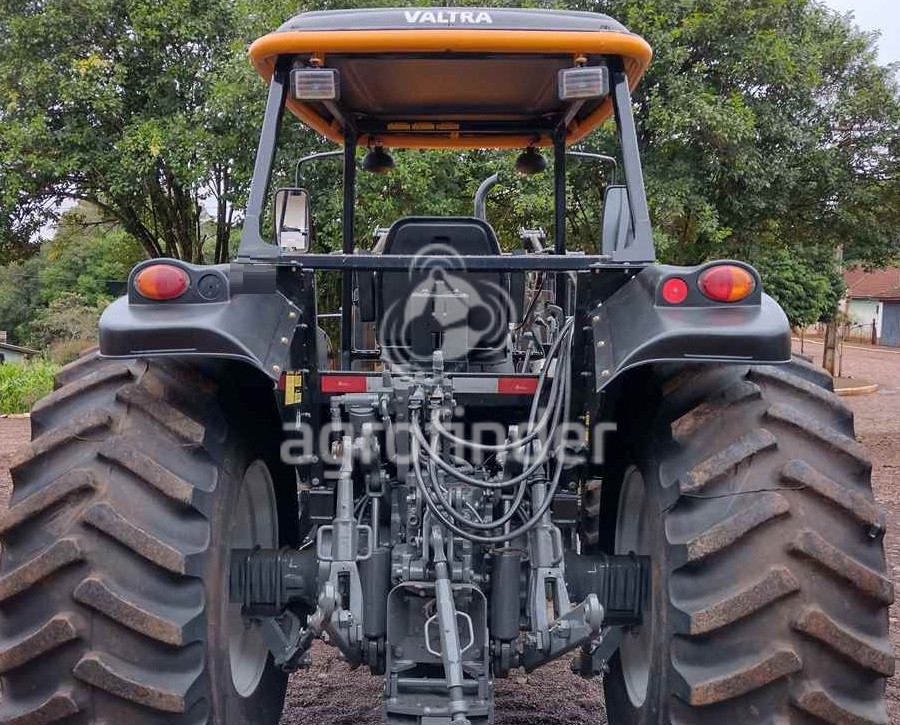 Trator Valtra BM 125i Ano 2014