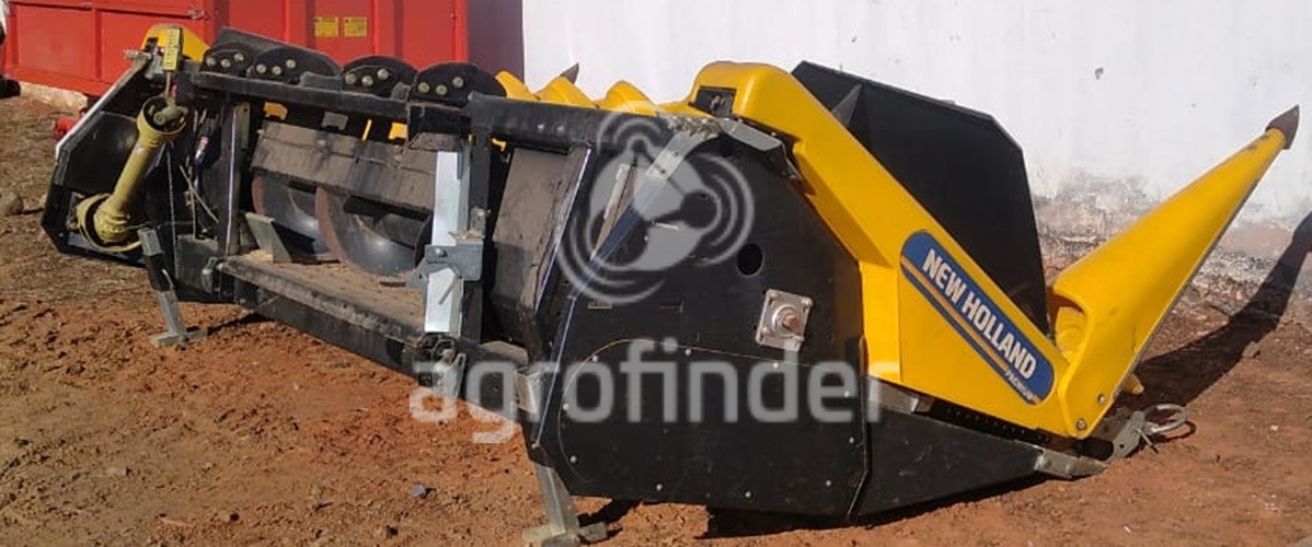 Colheitadeira New Holland TC 59 ano 2003