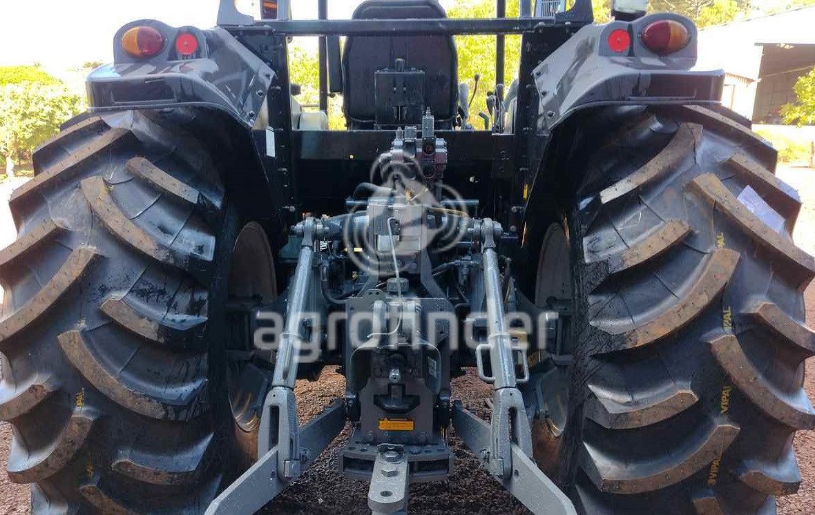 Trator Valtra BH 165 Ano 2013