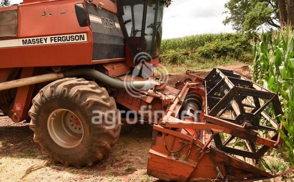 Colheitadeira Massey Ferguson 5650 ano 1990