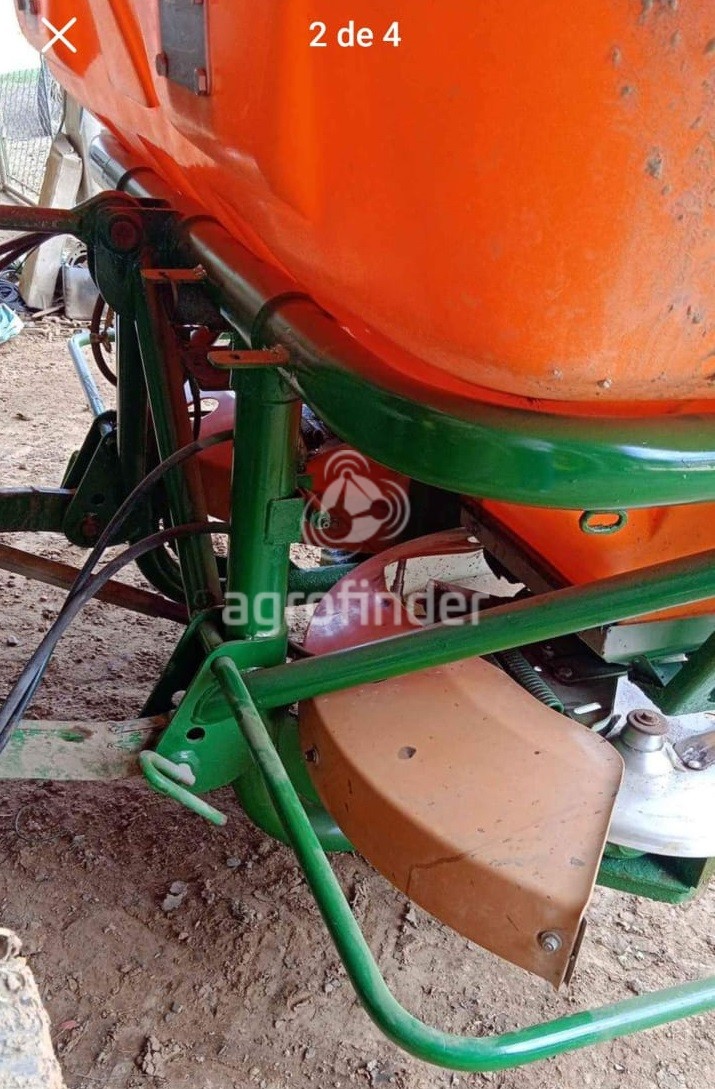 Distribuidor de Sólidos Stara Twister 1500 Ano 2016