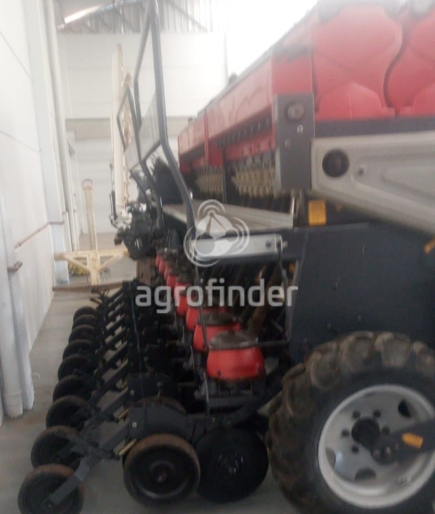 Plantadeira Múltipla Massey Ferguson MF 621 ano 2009