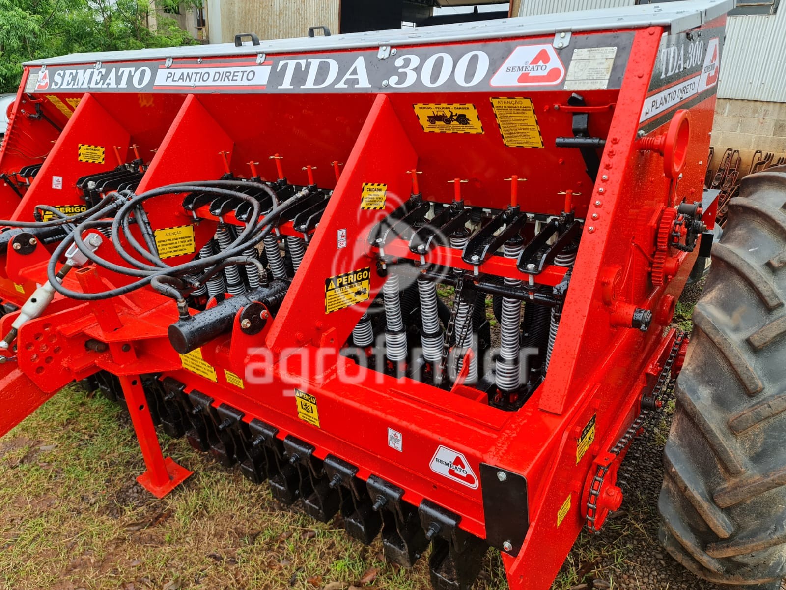 Plantadeira de inverno Semeato TDA 300 Ano 1990