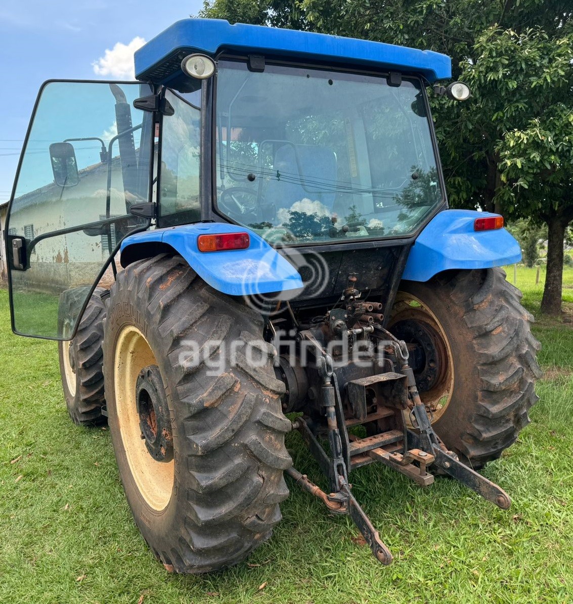 Trator New Holland TL 95 E Ano 2015