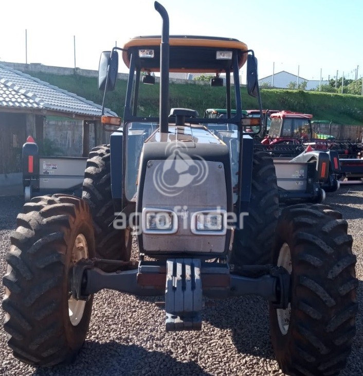 Trator Valtra BM 100 Ano 2004