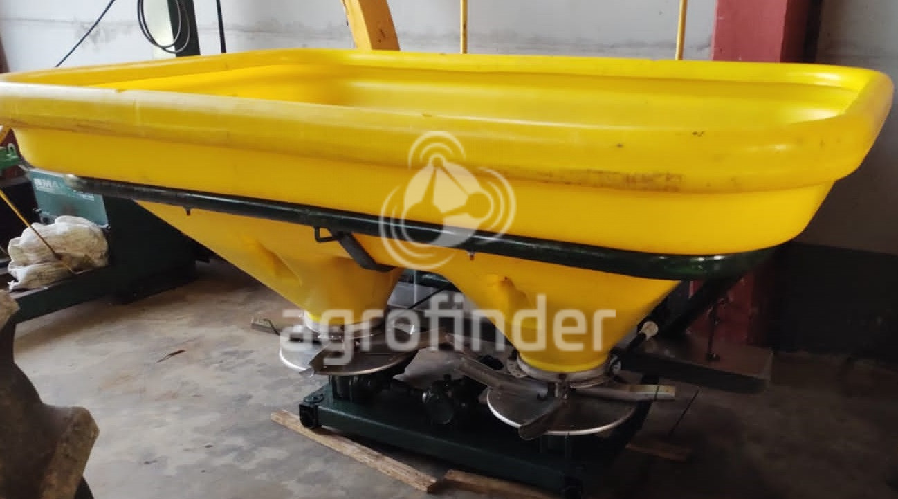 Distribuidor de Sólidos Triton 1300 Ano 2010