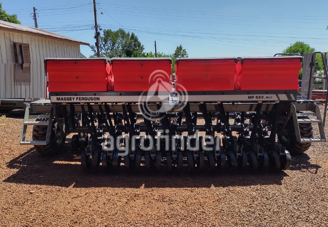 Plantadeira de Inverno Massey Ferguson 623 Ano 2009