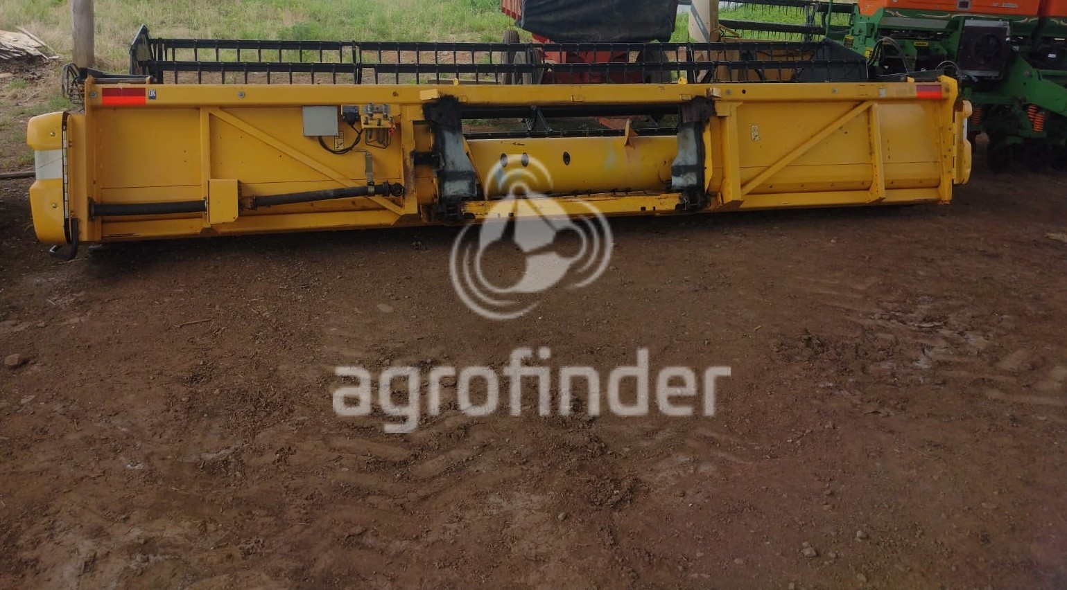 Colheitadeira New Holland TC 57 Ano 2008