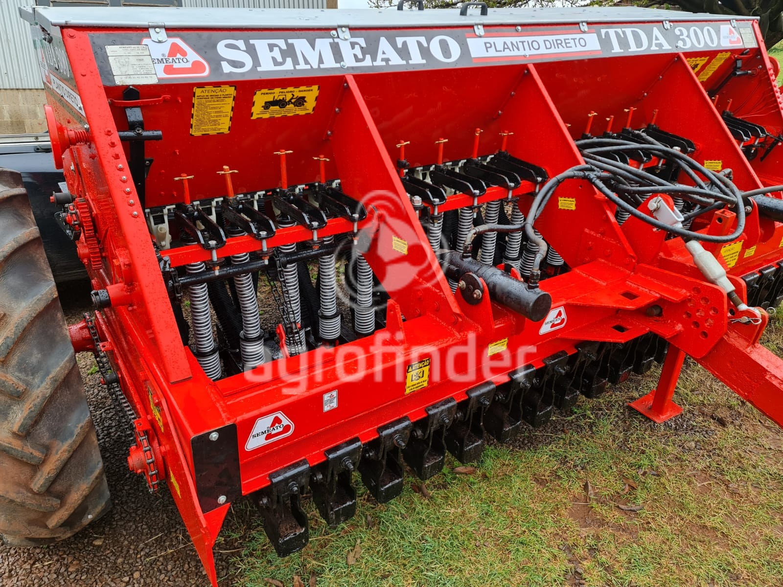Plantadeira de inverno Semeato TDA 300 Ano 1990