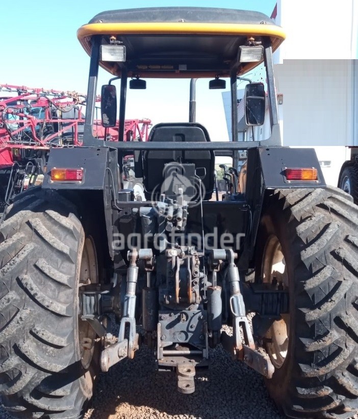 Trator Valtra BM 100 Ano 2004