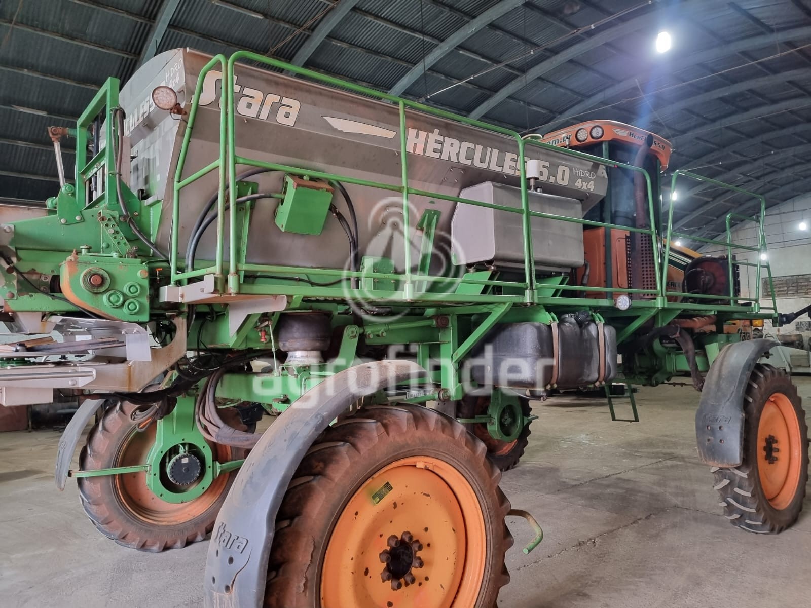 Distribuidor autopropelido Stara Hercules 5.0 Ano 2013