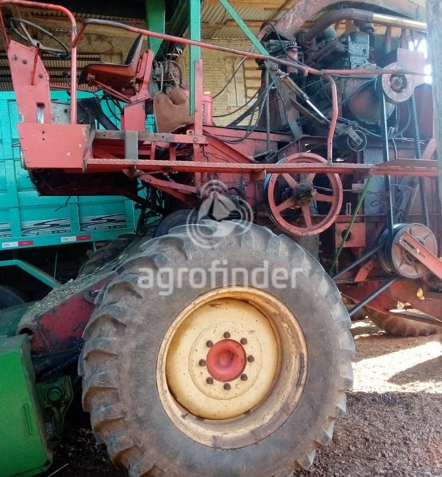 Colhedora de Forragem SLC 1000 Ano 1991