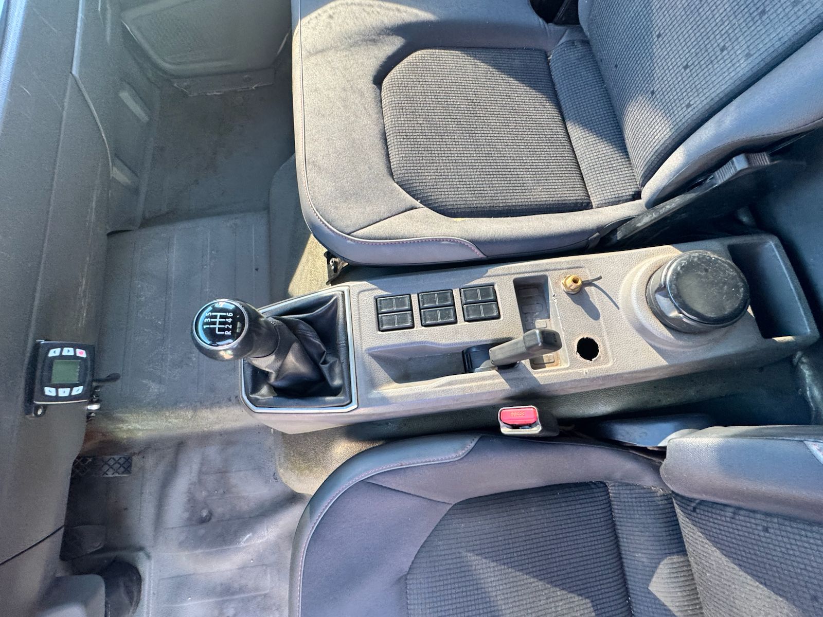 CAMINHÃO :  Volkswagen 11.180 DRC 4x2. COM BAÚ E THERMO KING