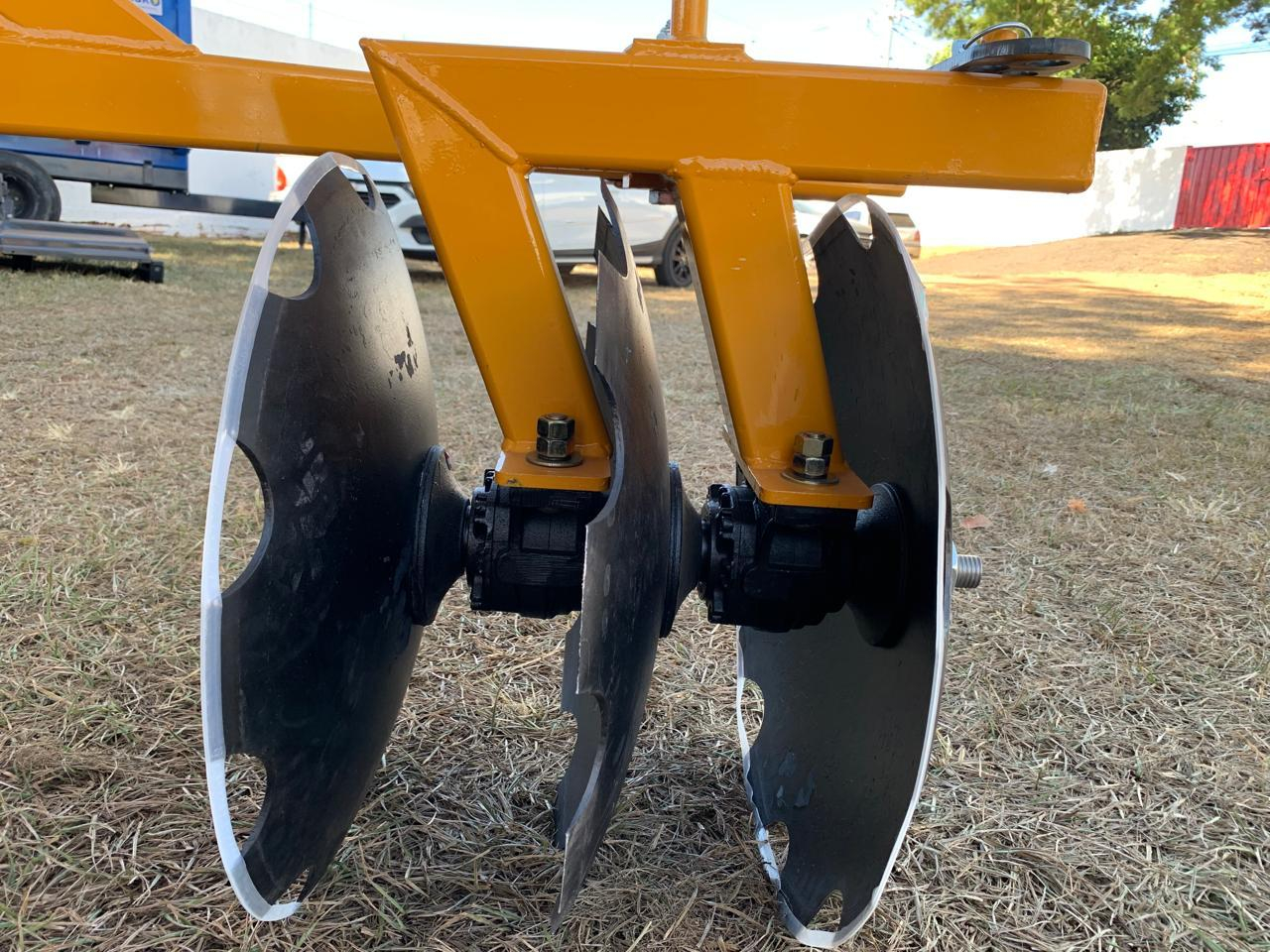 GRADE CARPIDEIRA COM DISCO DE 20'' - NOVA