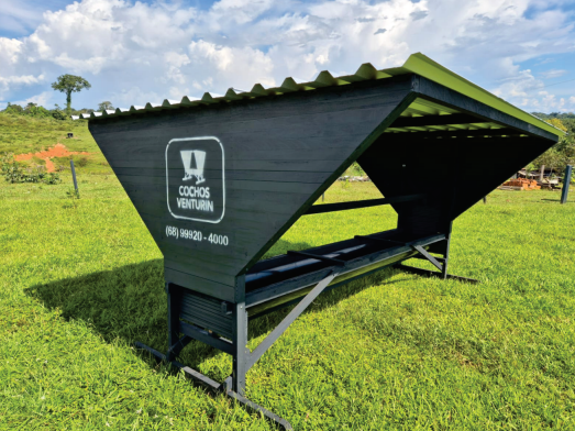COCHOS COM COBERTURA 3 TELHAS EM POLIETILENO