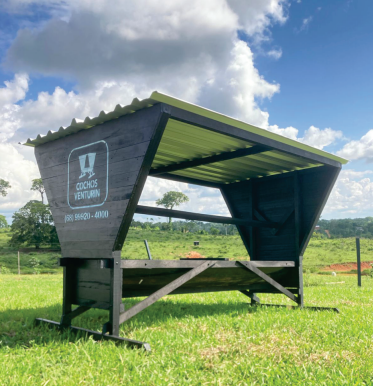 COCHOS COM COBERTURA 2 TELHAS EM POLIETILENO
