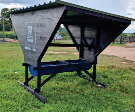 COCHOS COM COBERTURA 3 TELHAS