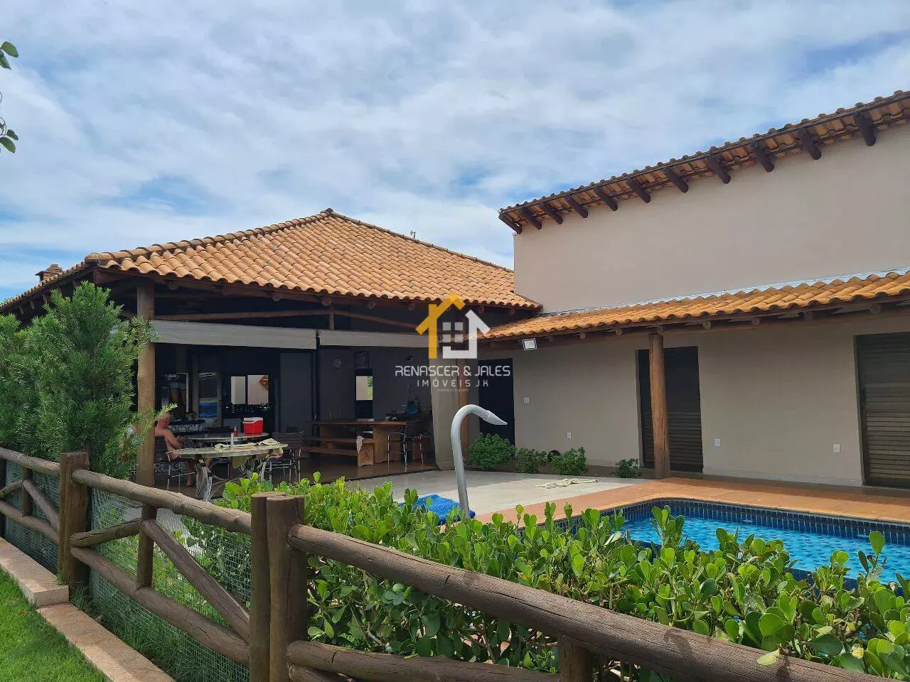 Rancho Á Venda | 220 m² Enseada Azul em Fronteira/MG