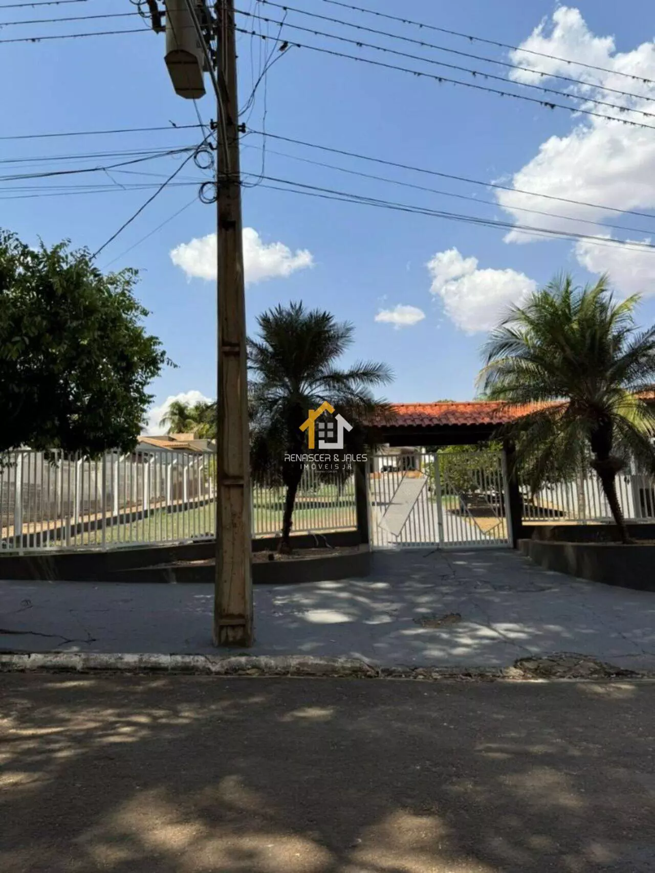 Rancho Á Venda | 327 m² Condomínio Lago e Sol em Fronteira/MG