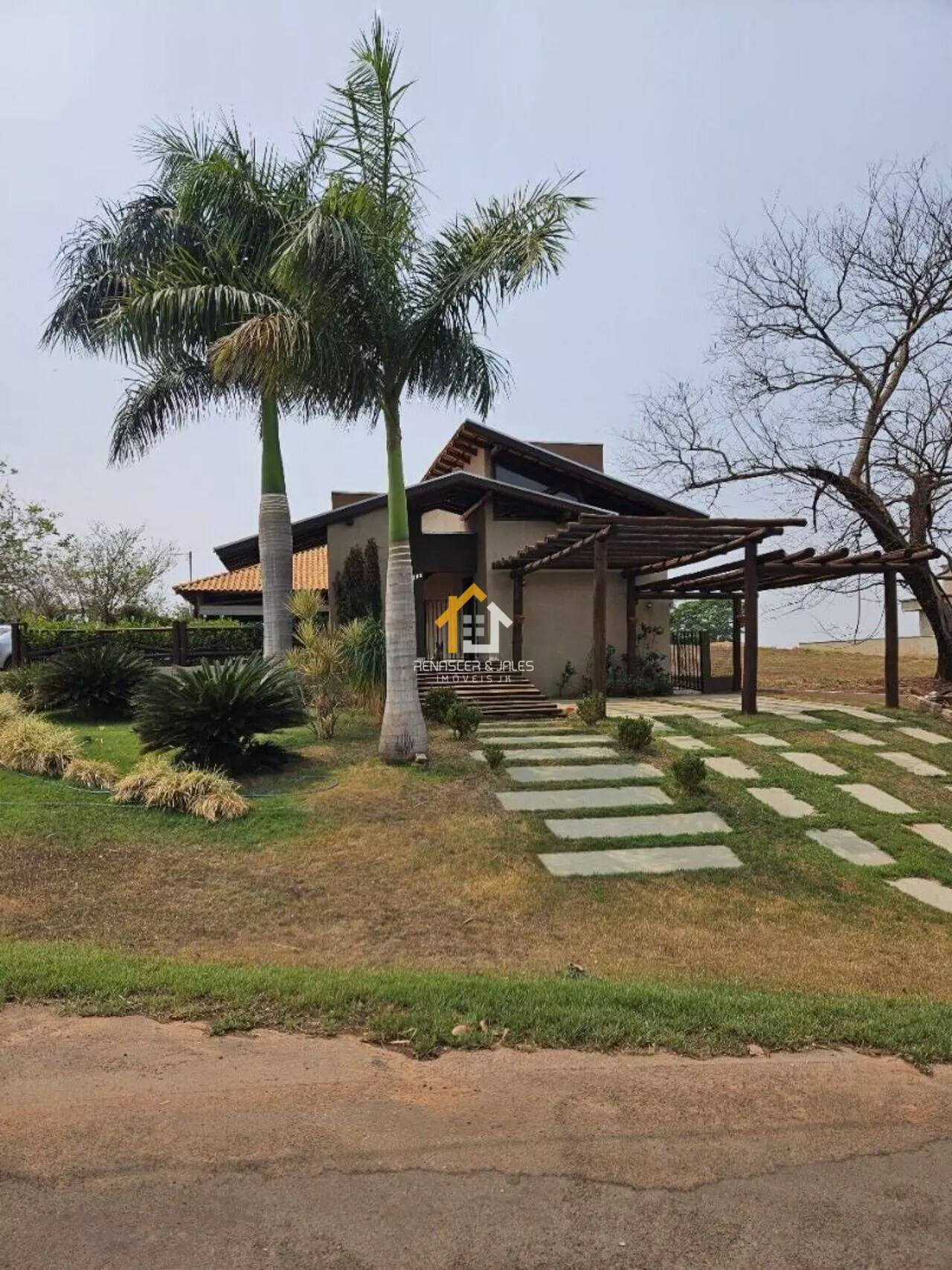 Rancho Á Venda | 220 m² Enseada Azul em Fronteira/MG