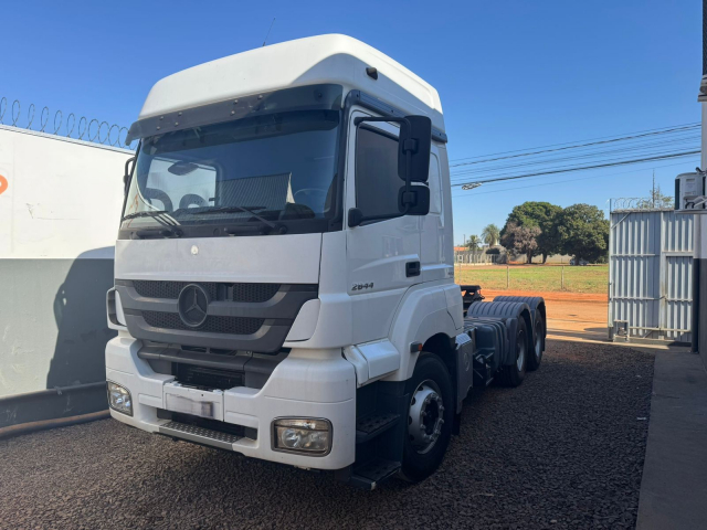 Caminhão Cavalo Mecânico Mercedes Benz 2644 Ano 2014