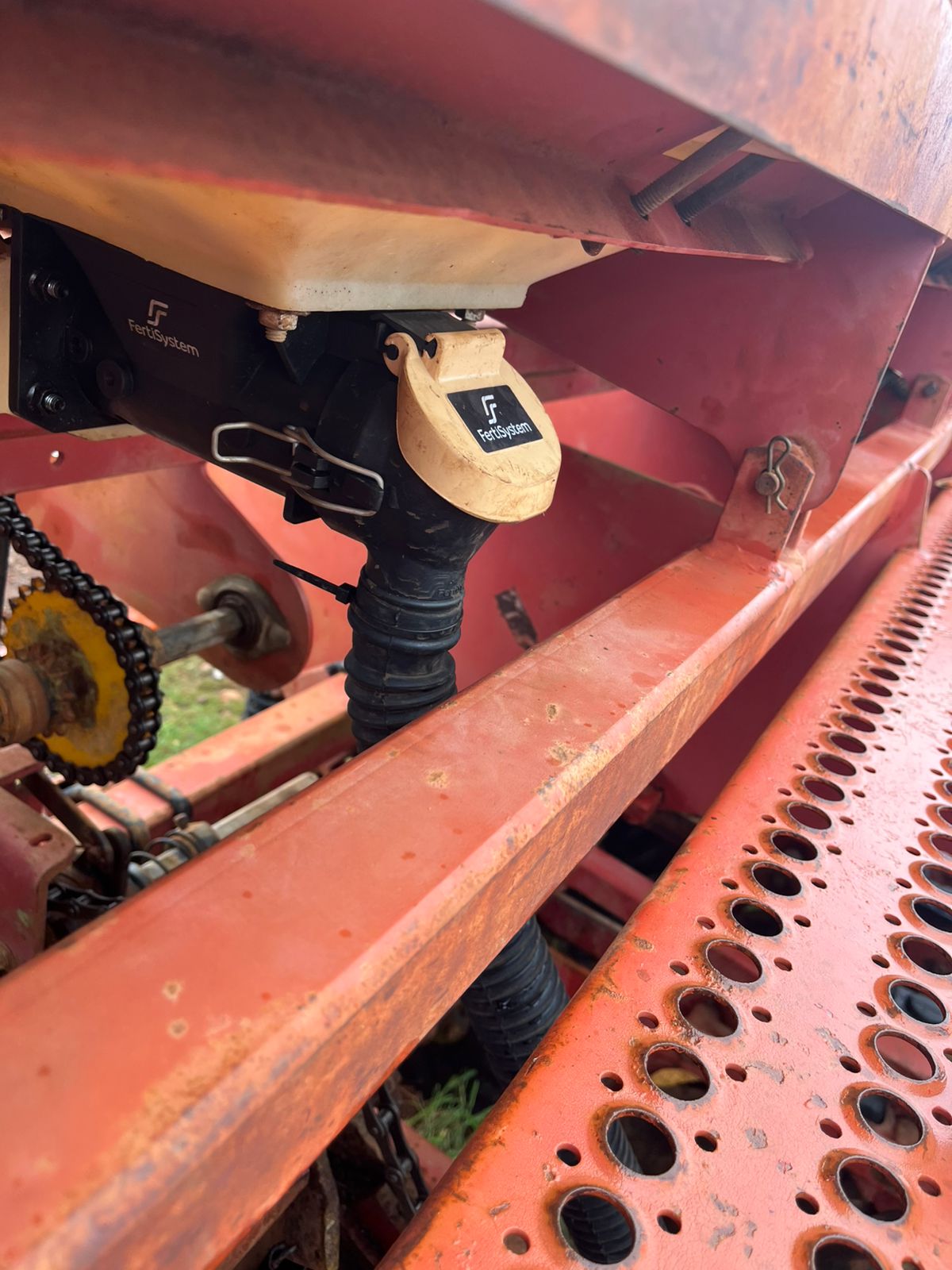 Plantadeira Stara Sfil 4 linhas Revisada (50 cm)