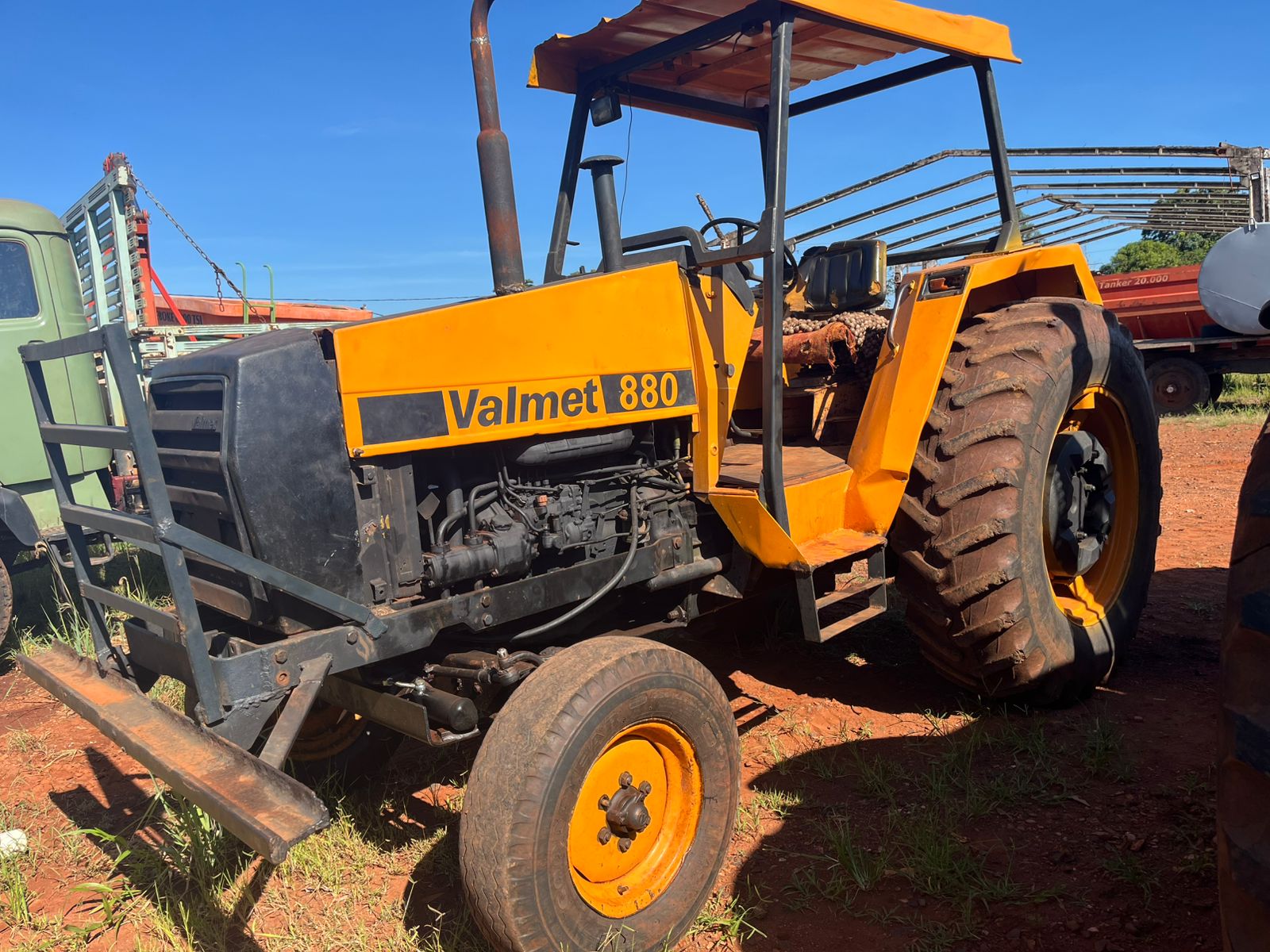 Trator Valmet 880 direção hidráulica