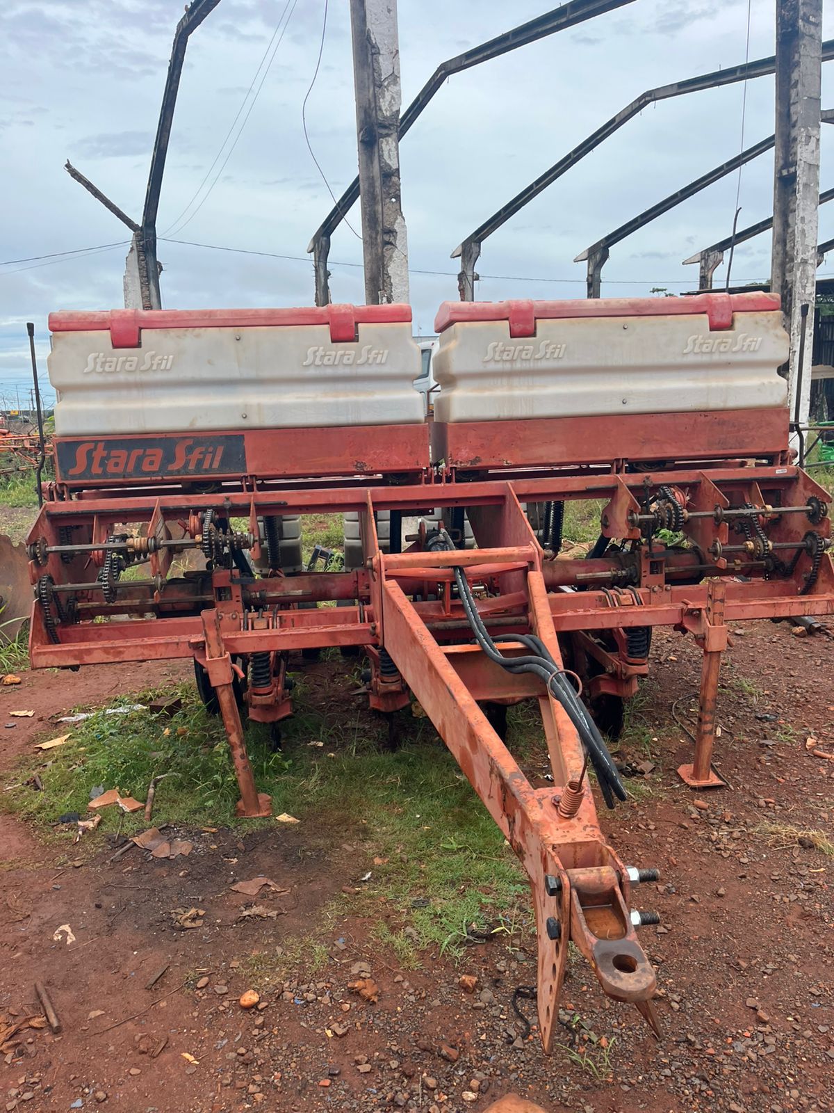 Plantadeira Stara Sfil 4 linhas Revisada (50 cm)